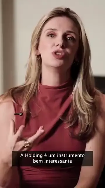 Bianca Beck explica a holding como instrumento de sucessão e proteção de patrimônio, em vídeo legendado para o Instagram