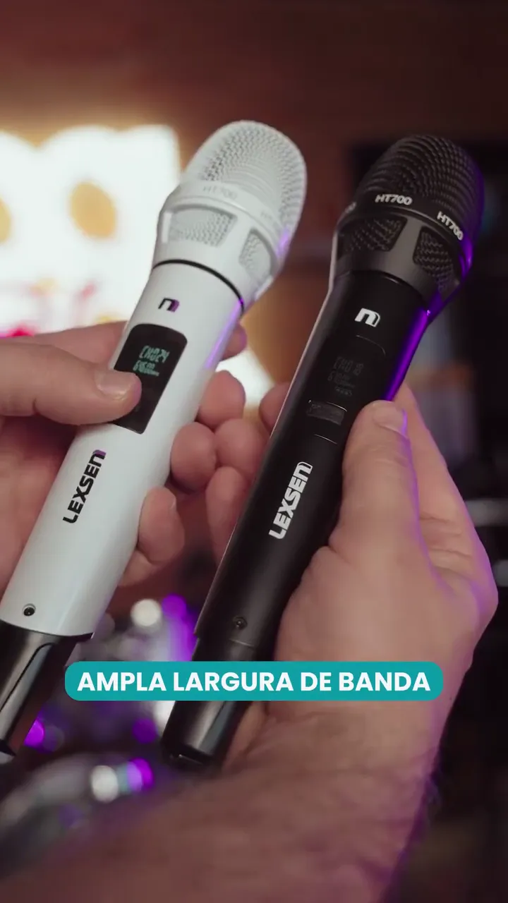 Peça da Lexsen sobre os microfones sem fio HT700, nas versões branca e preta, com o display e a bateria recarregável